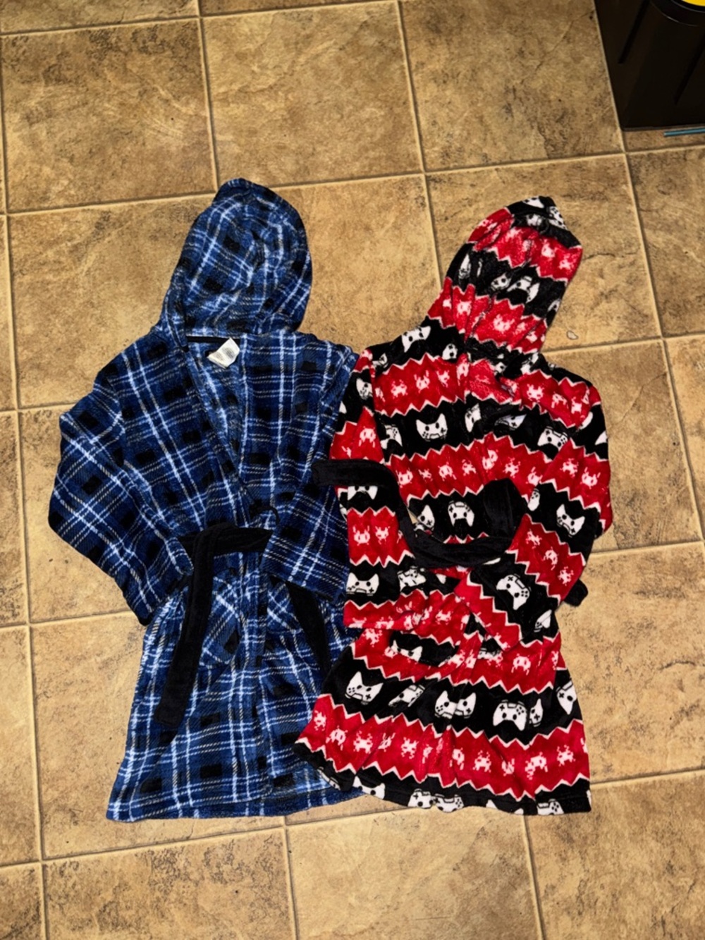 Cuddl Duds Kids Hooded Robe Set - Blue Plaid & Red Pattern